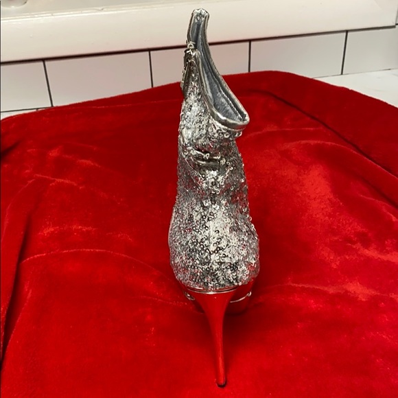 Heels - Picture 3 of 4